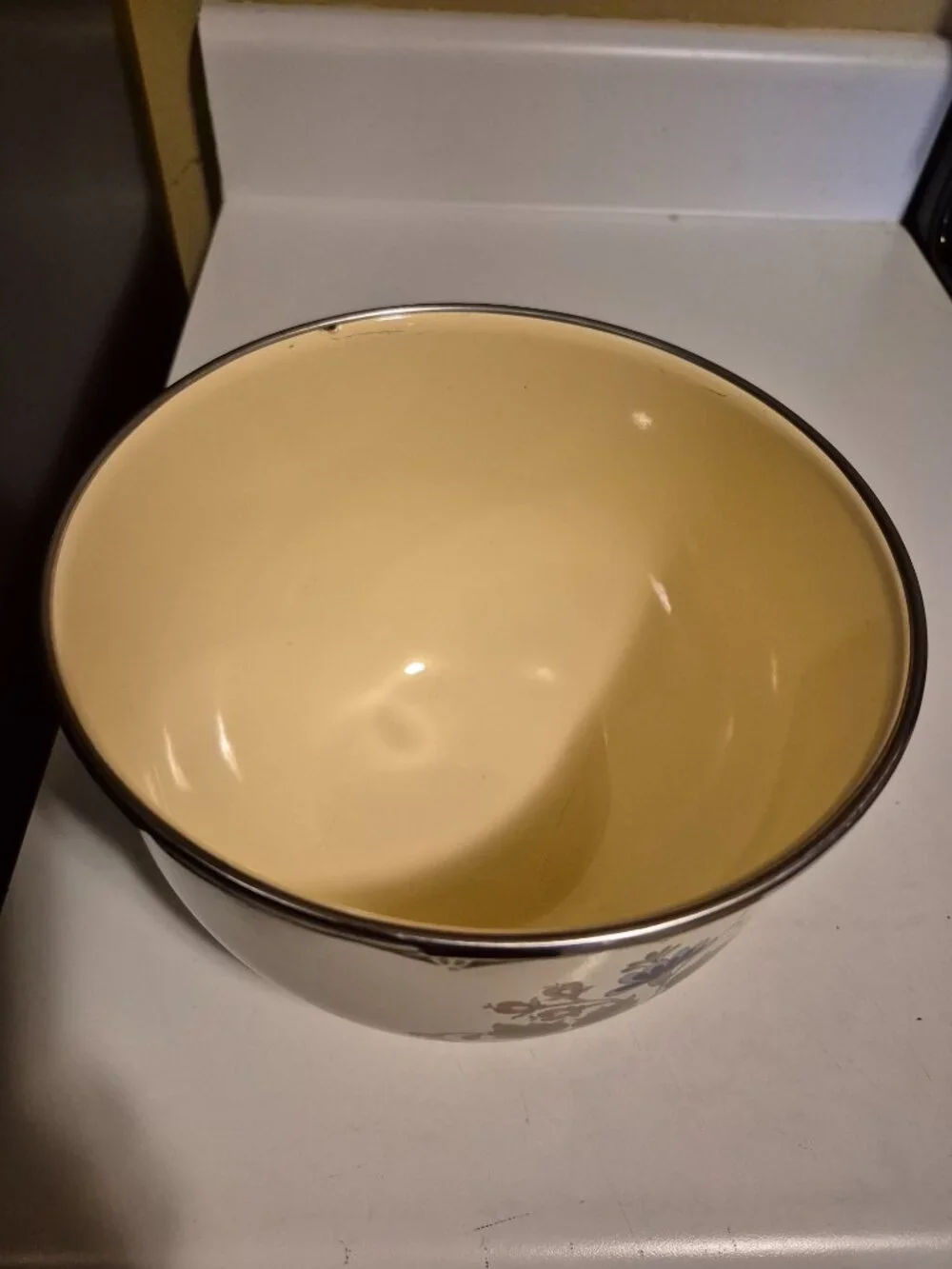 RARE VINTAGE KOBE KITCHEN FLORAL METAL ENAMAL BOWL